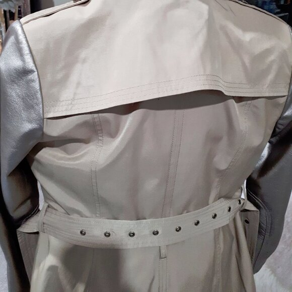 Preloved BCBG belted khaki gold faux leather sleeve trench coat jacket - Picture 15 of 16